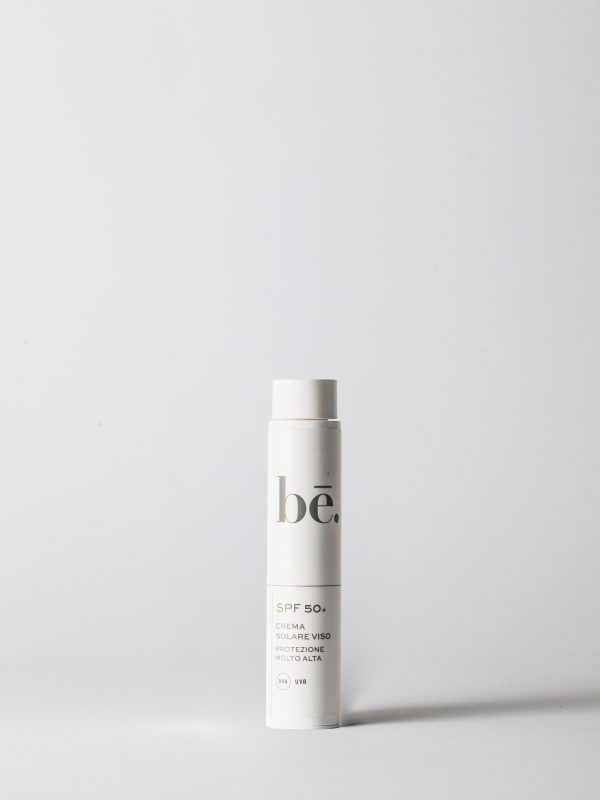 Packshot ricarica crema solare SPF 50 viso protezione molto alta UVA UVB